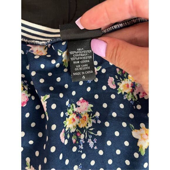 Torrid Top Womens Size 4 26/28 4X Navy Blue Floral Polka Dot Sleeveless Tank Top - Picture 5 of 10